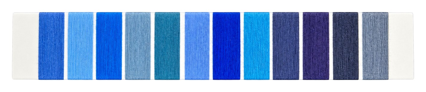 Cartela com tons de azul enrolados com espaçamento entre as cores